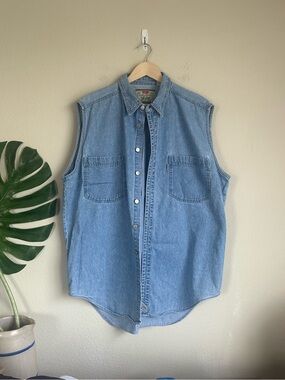 Vintage 90’s Levi’s Mens Silver Tab Denim Sleeveless Button Down Shirt